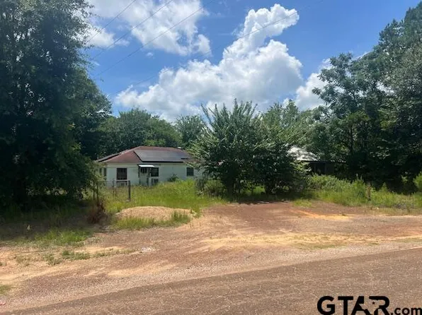 135 County Road 3201 W, Mount Enterprise, TX 75681