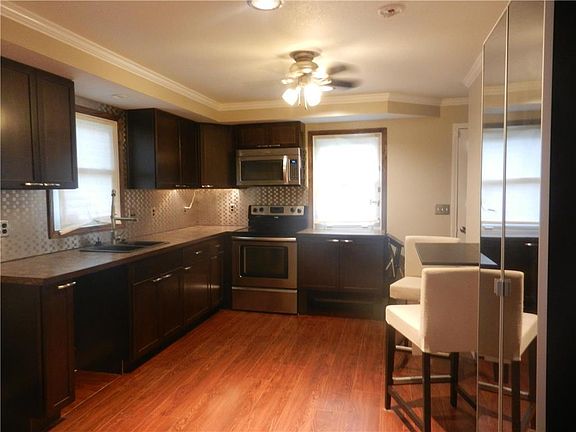 3rd image of 1836 N 51st Ter