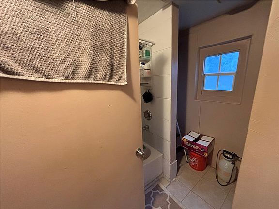 3rd image of 1141 S Ridge Rd