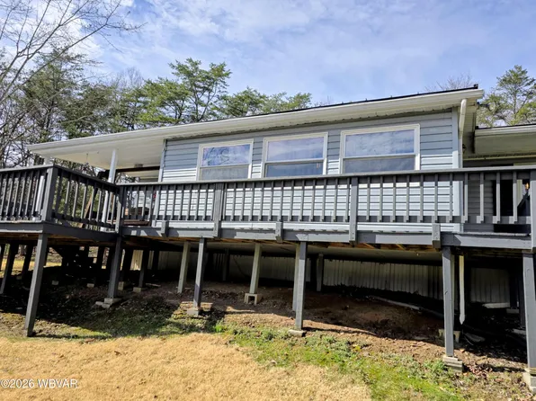 131 Ash Pile Dr, Jersey Shore, PA 17740