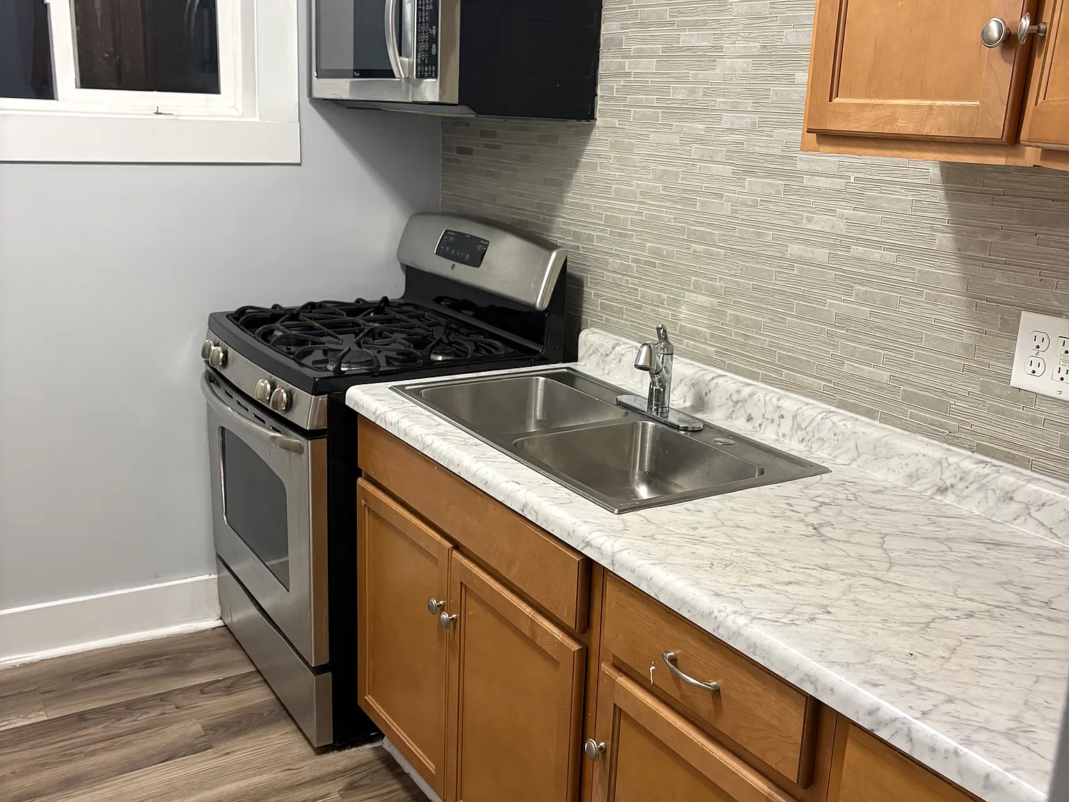 3 bed, 756 sqft, $2,000 — Photo 4