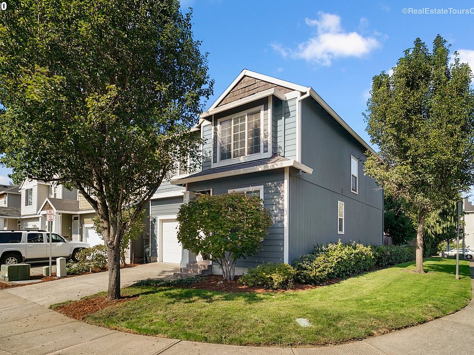 1st image of 4297 SE Russell St
