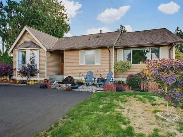 4927 N Island Drive E, Bonney Lake, WA 98391