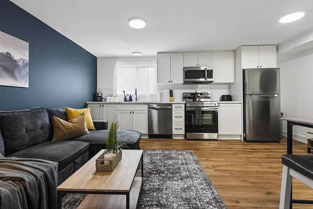 1 Bedroom - 610 King St E — Photo 3