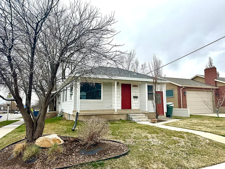 2698 S Wellington St — Photo 1