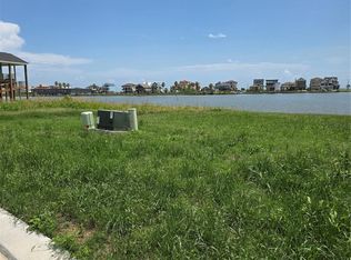1422 Windmill Harbour Dr, Seabrook, TX 77586