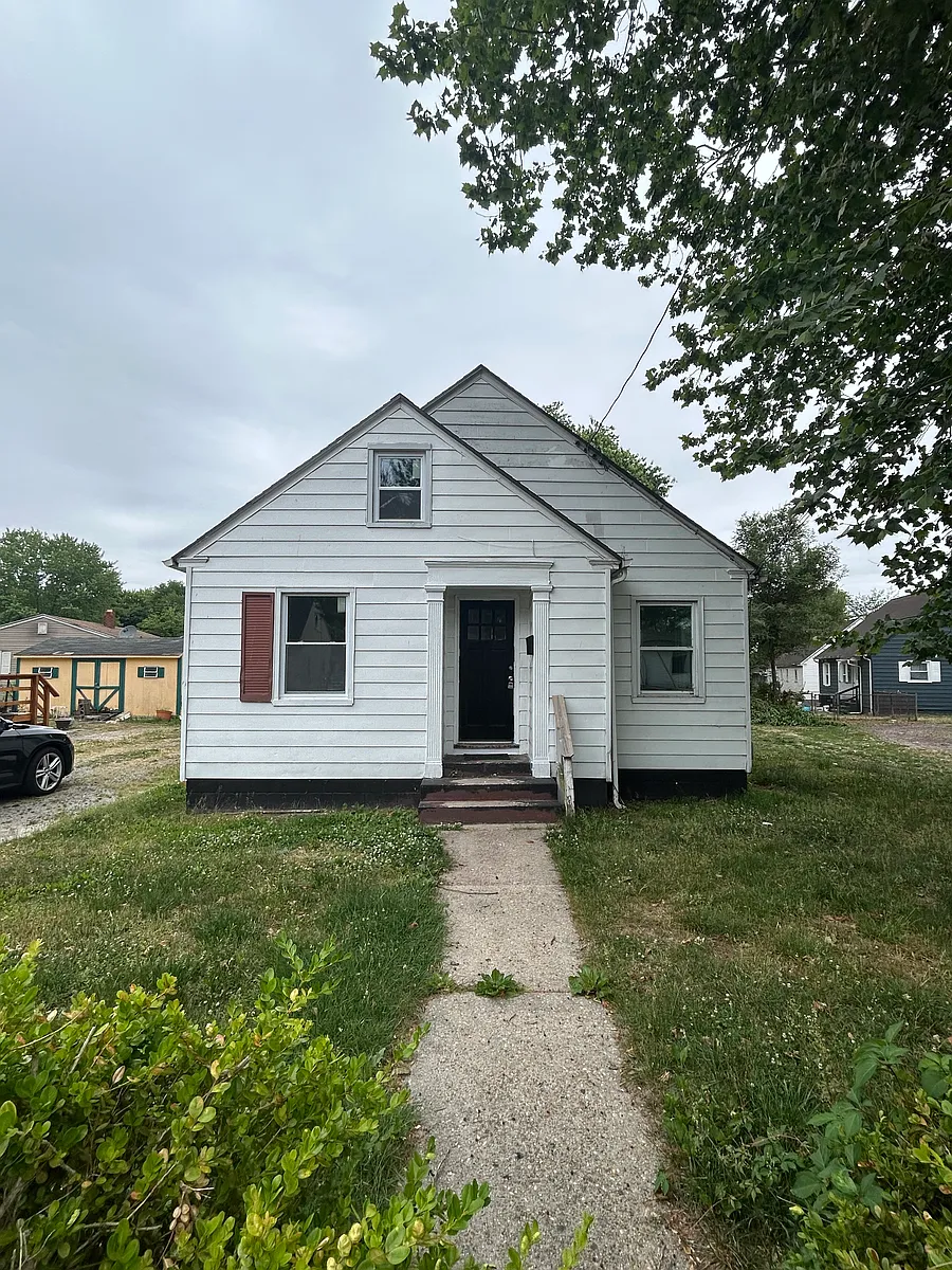Building Photo - 803 East Rd