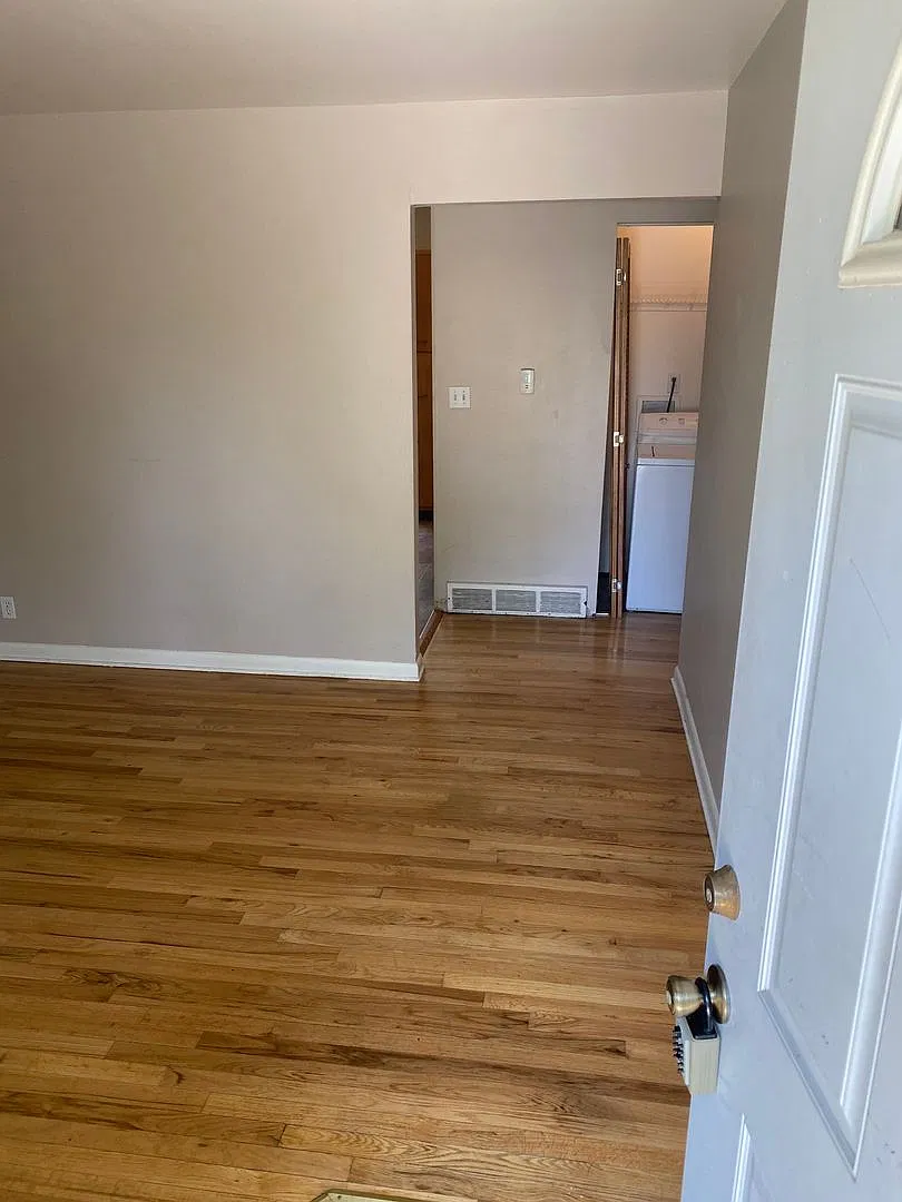 Available for 2027-2028 Fall Pre-Leasing: 3-Bedroom Ranch with Spacious Yard & Sunset Deck — Photo 3