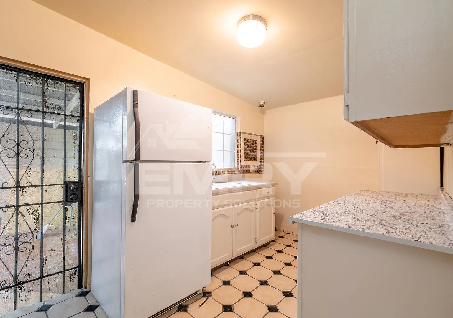 1125 S Evergreen Ave, Los Angeles House — Photo 3