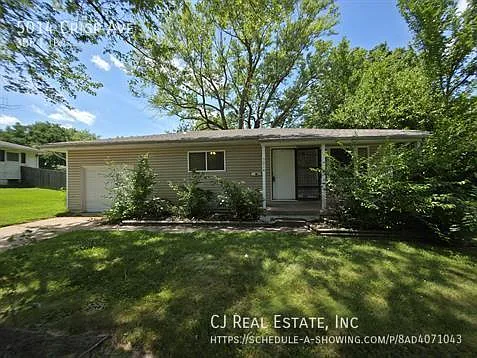 3 bed, 832 sqft, $1,150 — Photo 1