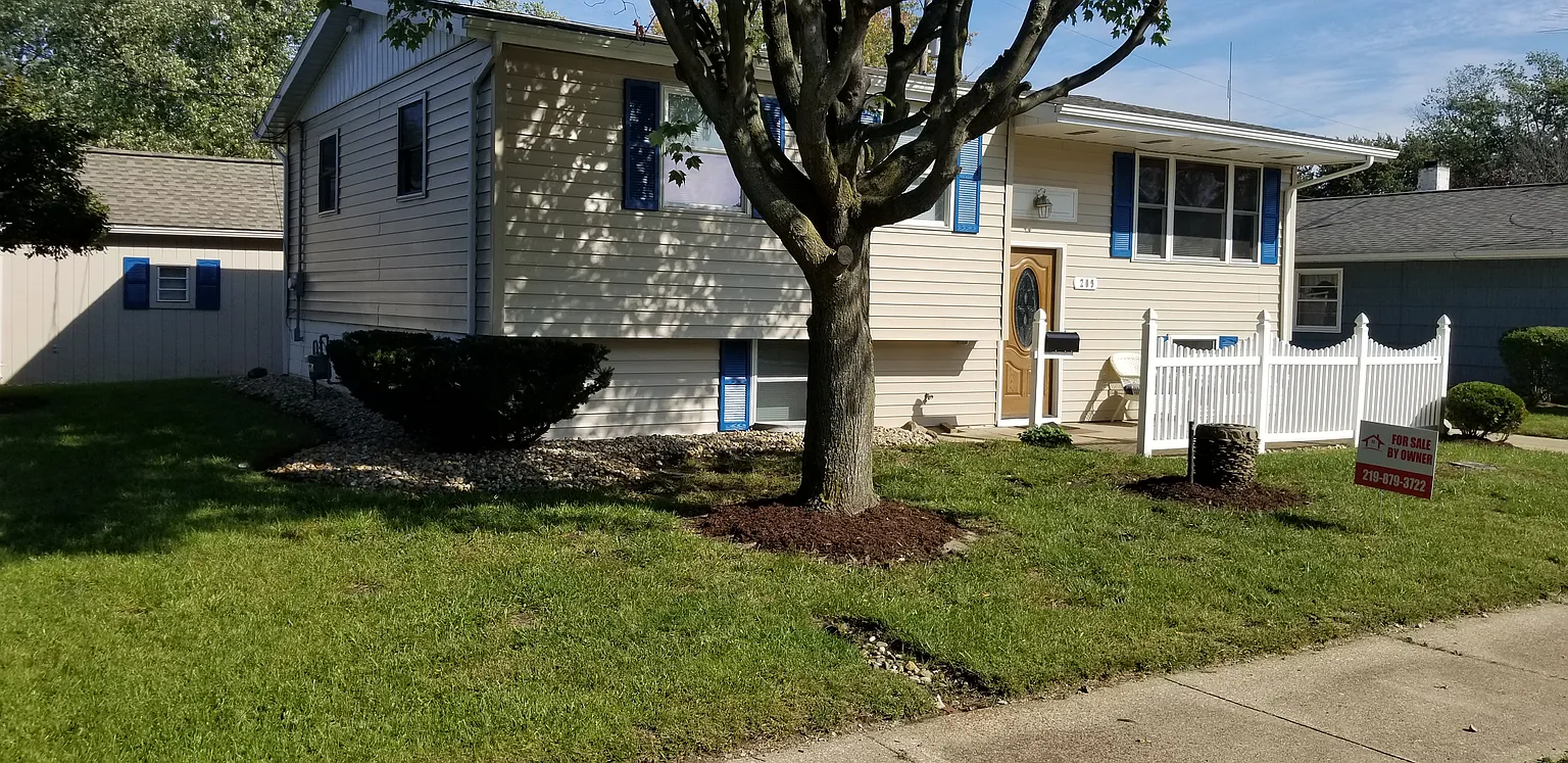 209 Roberta Ave photo 1