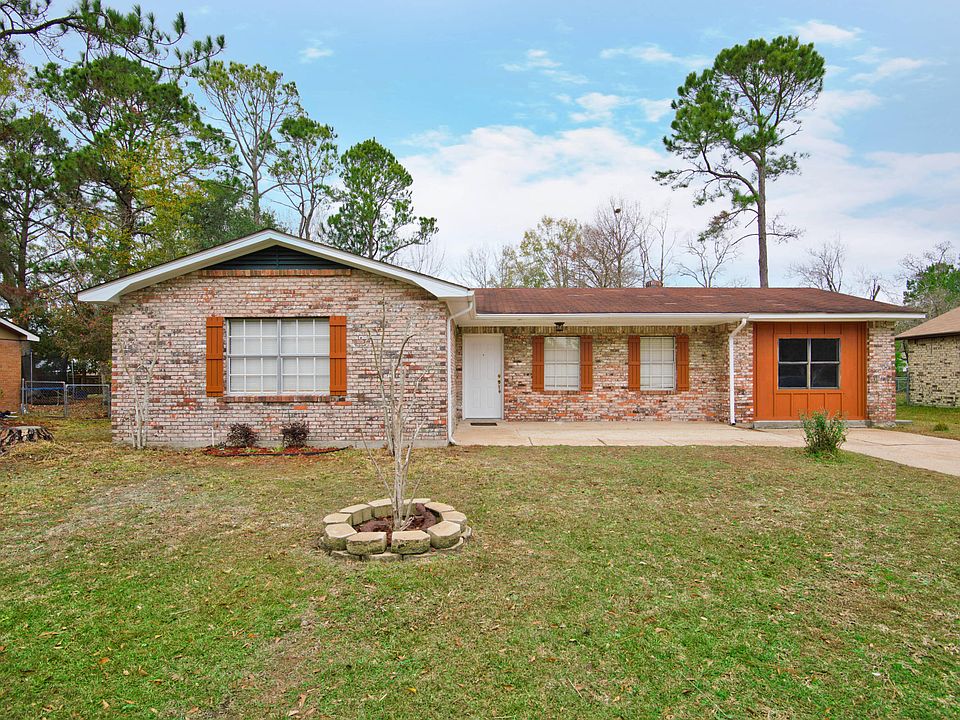 1st image of 2424 Avenido Del Pinar St