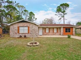 2424 Avenido Del Pinar St, Gautier, MS 39553