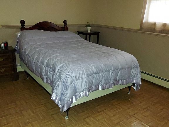 4th image of 76 Pamela Ln #1