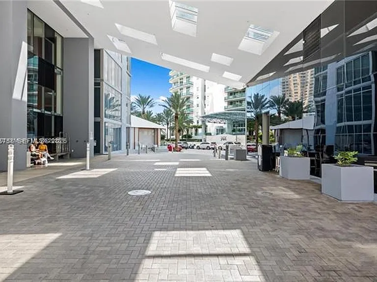 1300 Brickell Bay Dr #3206 — Photo 35