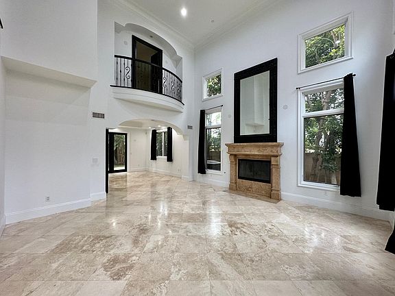 3rd image of 258 Santa Isabel Ave