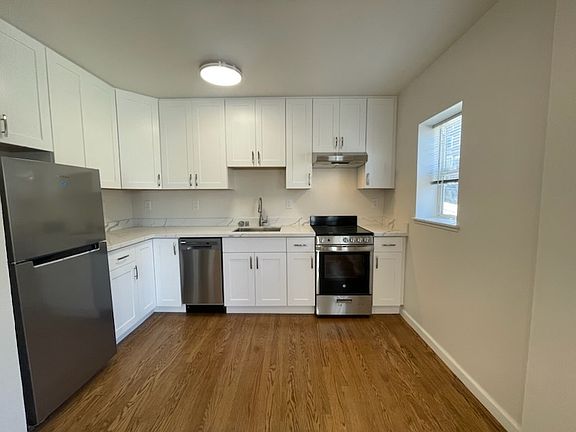3rd image of 1332 California St