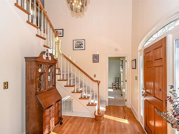 2nd image of 808 Brightwood Ln