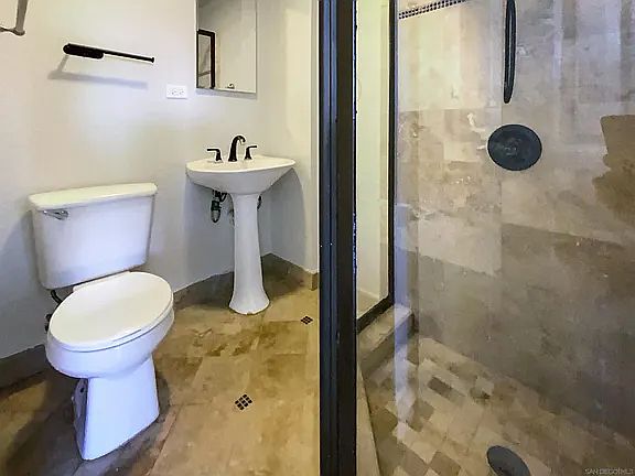 2nd image of 5818 Roanoke St #9