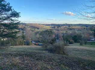 1657 Jackson County High School Rd, McKee, KY 40447