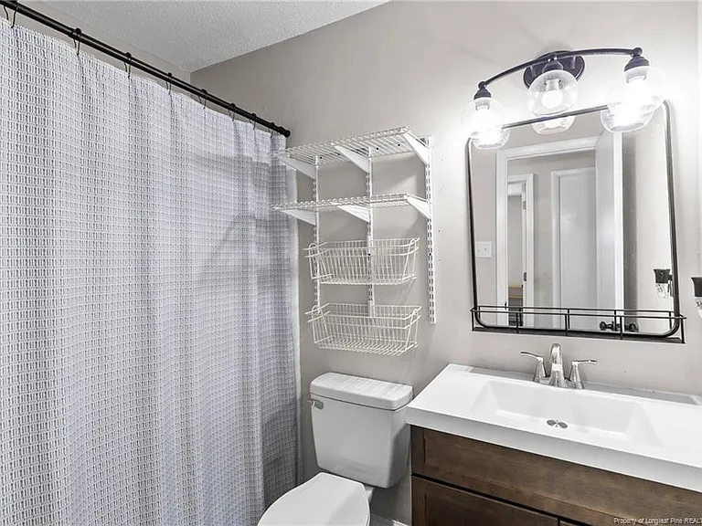 672 Walker St — Photo 10