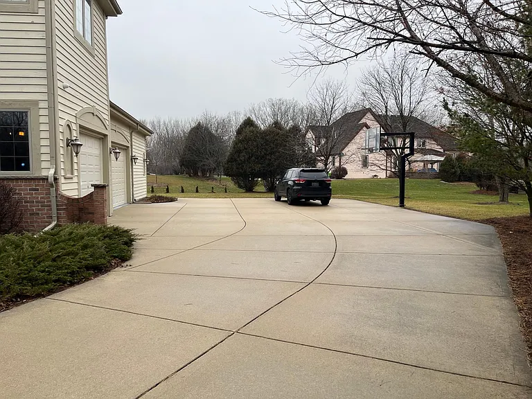 21160 Chancery Ct — Photo 2