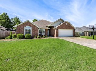 523 W Powerline Pl, Fayetteville, AR 72701