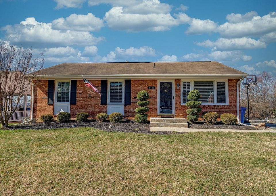 1st image of 4736 Golfview Dr NE