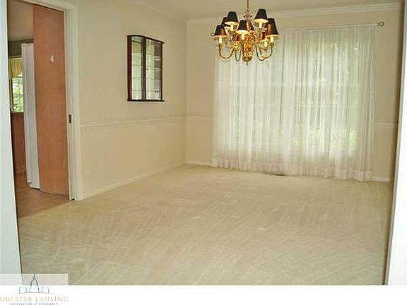4th image of 865 Longfellow Dr