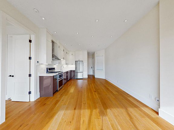 4th image of 2059 Golden Gate Ave APT 3