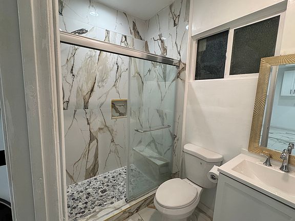 3rd image of 13756 Cypress St