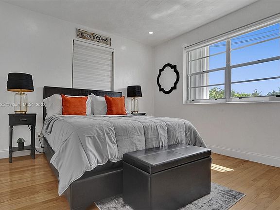 5th image of 265 NE 150th St #275