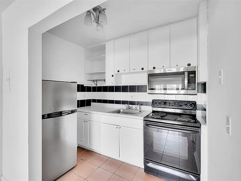 1005 SW 15th Ave #10 — Photo 24