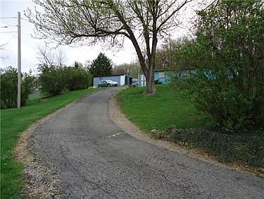2nd image of 2012 Claridge Elliott Rd