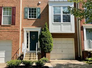 2470 Covered Wagon Ct, Herndon, VA 20171