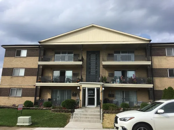 9430 S 79th Ct, Hickory Hills, IL 60457