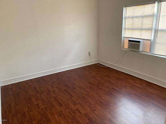 4th image of 20 E Avenue B