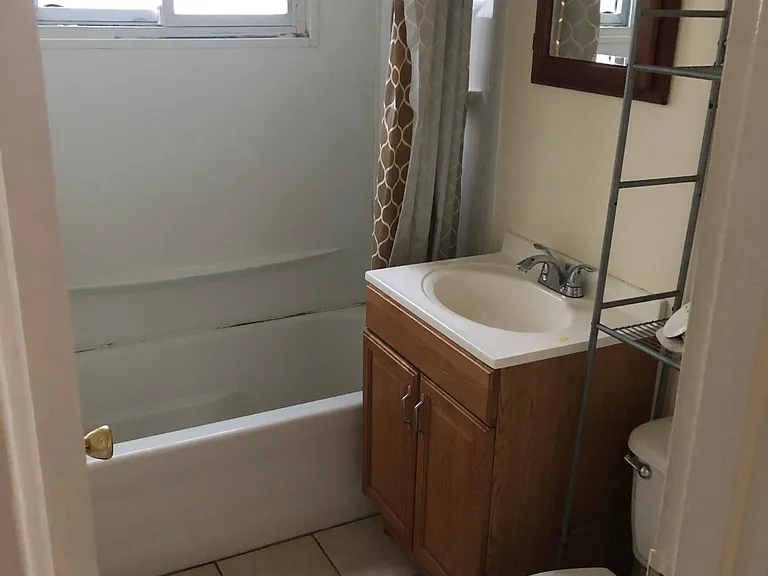 804 Dimson Dr E — Photo 5