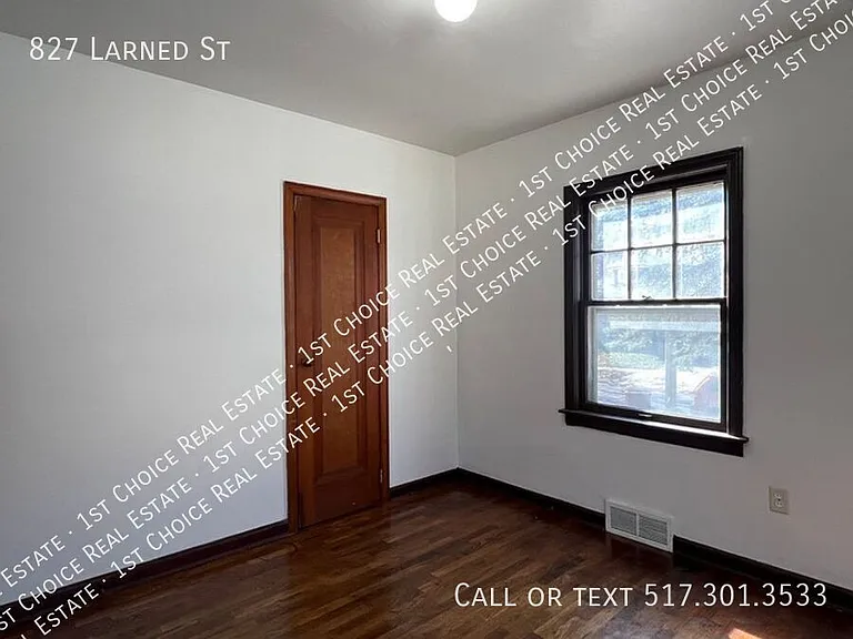 827 Larned St — Photo 11