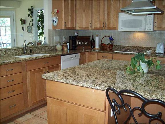 5th image of 2030 Timbercrest Dr