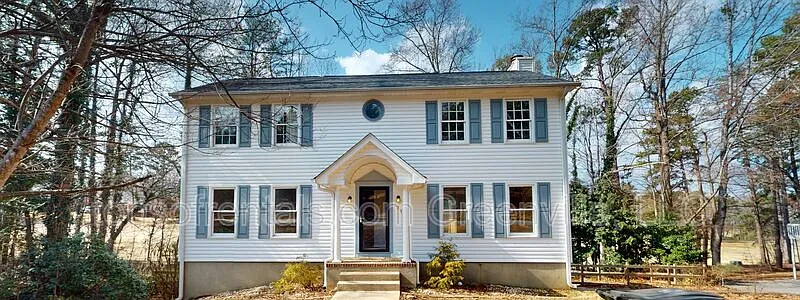 4 bed, 3.0 bath, 2499 sqft, $2,250 — Photo 2