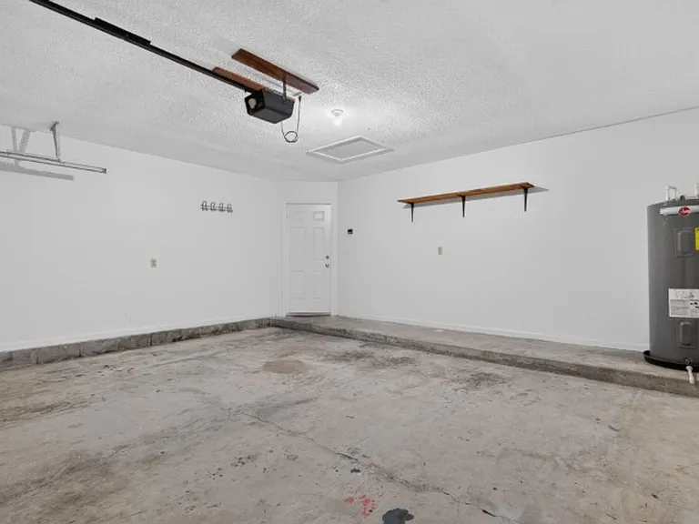 4427 Millstone Ct — Photo 32