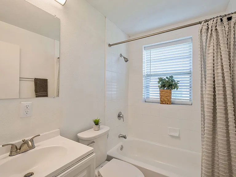 Brickline Apartments — Photo 27