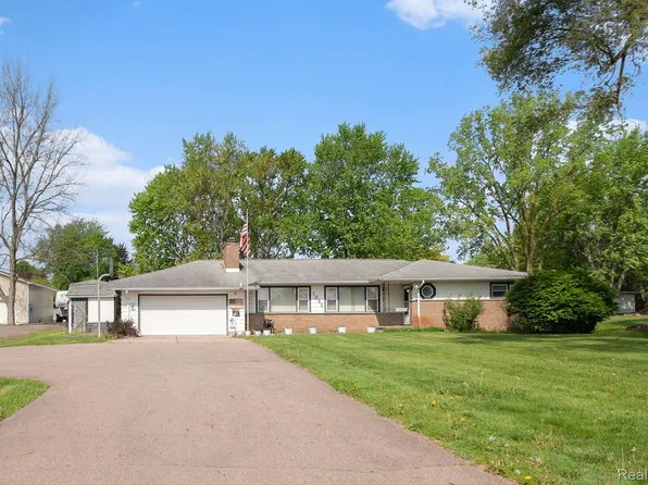 1095 N College Rd, Mason, MI 48854