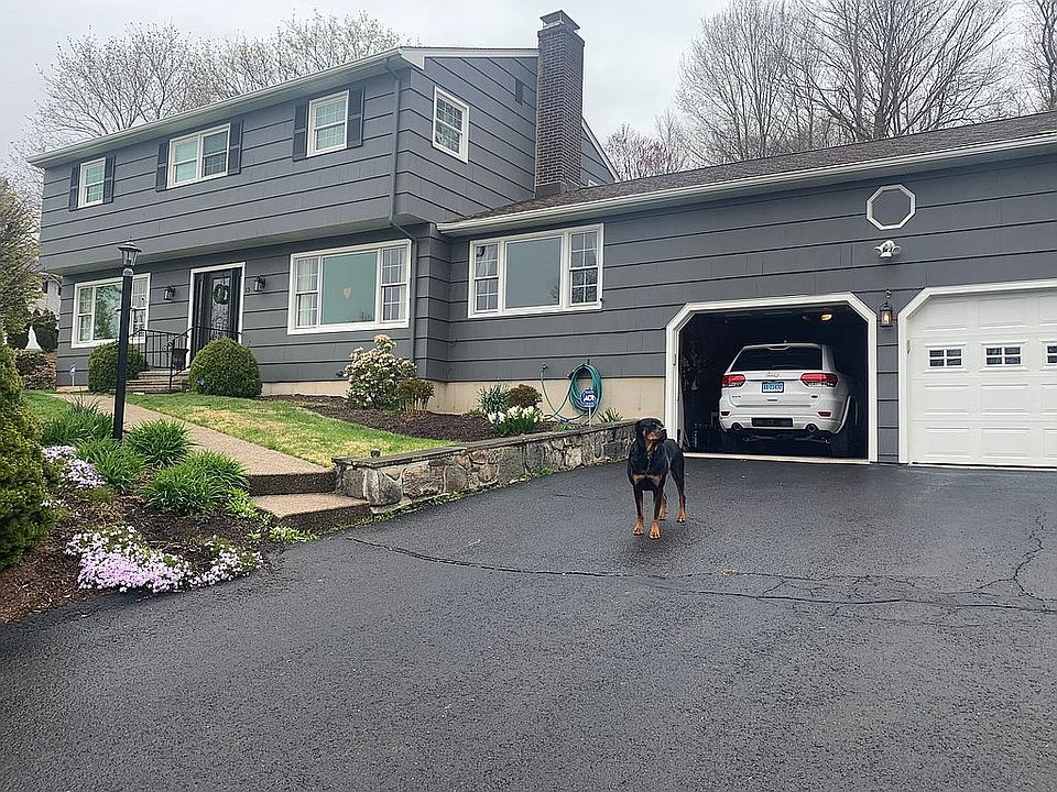 2nd image of 13 Stony Brook Rd