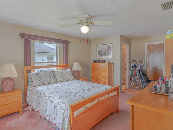 5th image of 847 Chickadee Dr