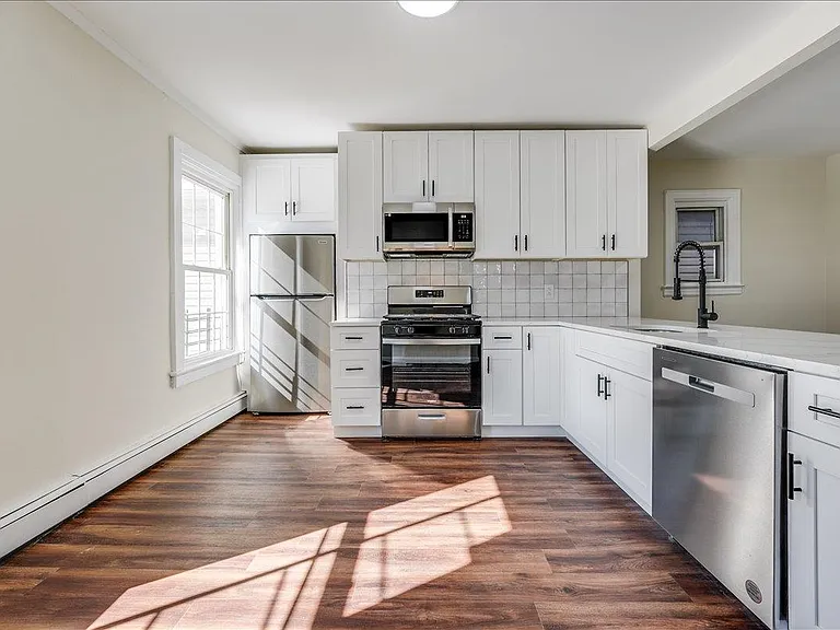 97 Saint Pauls Ave #2 — Photo 3