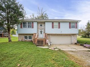 1148 Nassau Dr, Edwardsville, IL 62025
