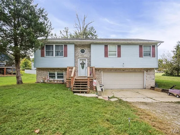 1148 Nassau Dr, Edwardsville, IL 62025