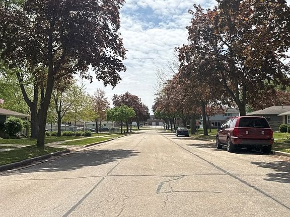 4th image of 517 Richard St